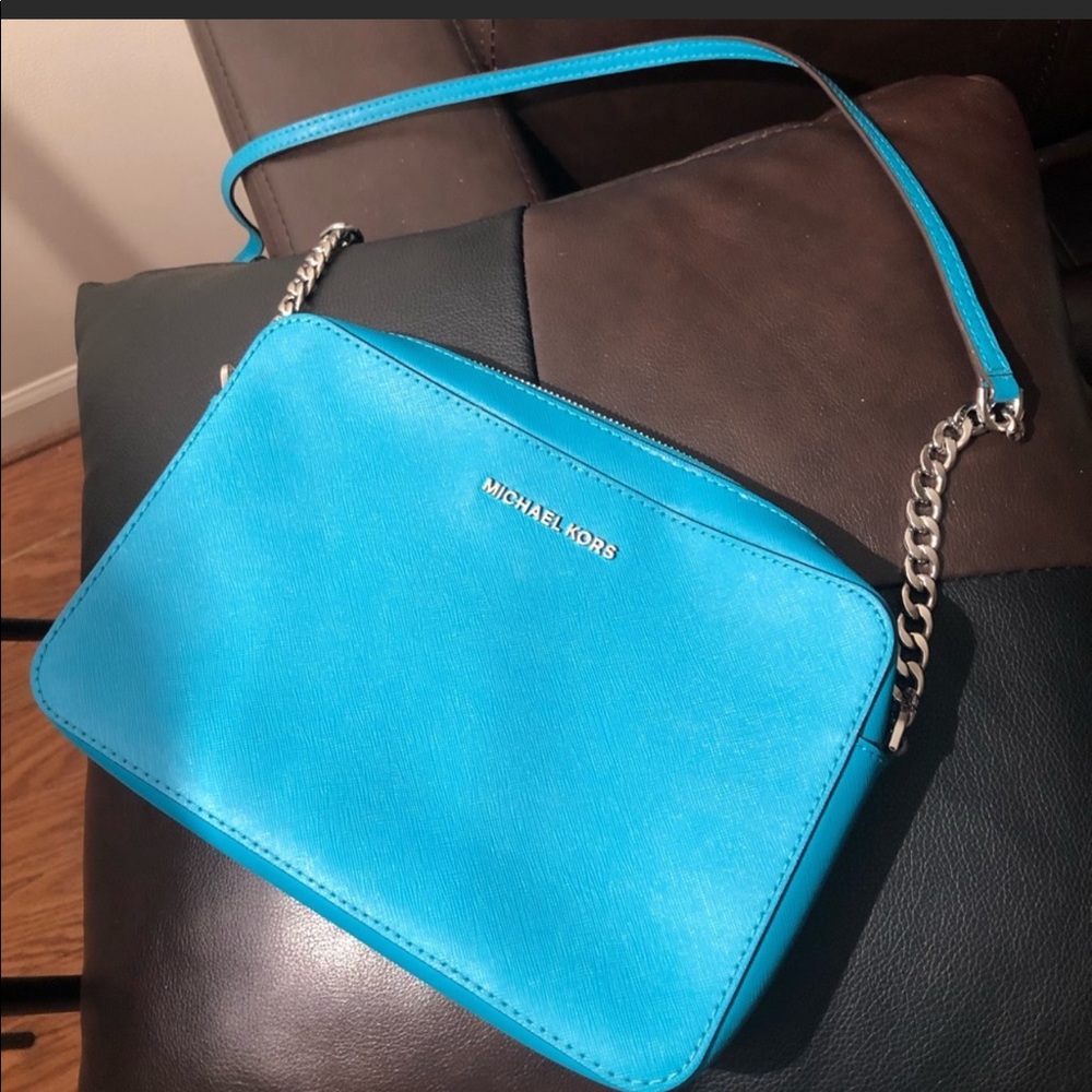 MK large jet set crossbody